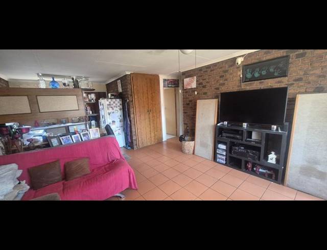 2 BEDROOM TOWNHOUSE FOR SALE IN WITPOORTJIE